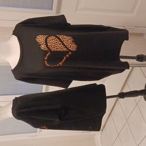 4/$60 New Black Tee With Leopard Print Heart Design - Size 3XL (US18)